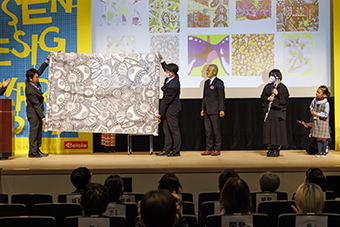 写真:昨年の最終審査会の様子